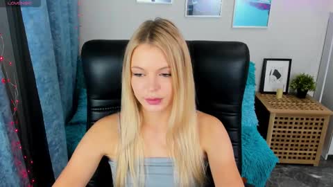 Snapshot of katherineepierce chatting on September 25, 4:36 pm Katherine online show from September 25, 4:36 pm