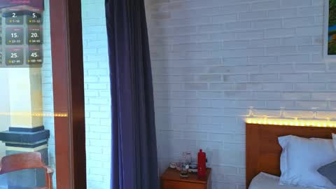 Katie online show from April 29, 4:39 am