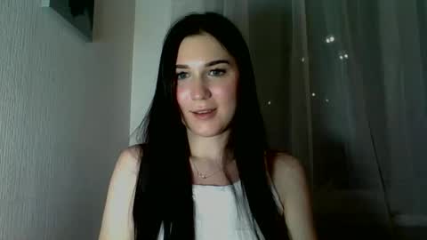 katie_foxi online show from May 7, 11:10 pm