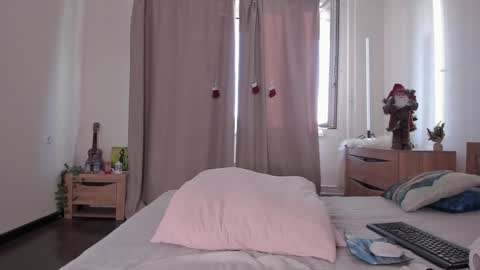 Kate online show from February 7, 1:01 pm