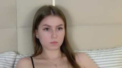 Snapshot of katiereeves chatting on October 22, 7:04 pm katiereeves online show from October 22, 7:04 pm