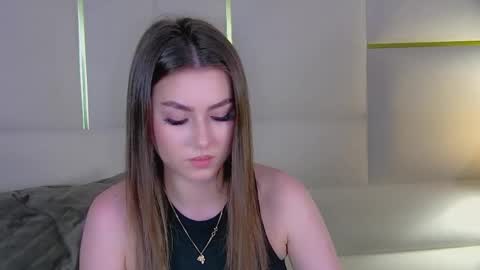 katiereeves online show from November 27, 7:10 pm