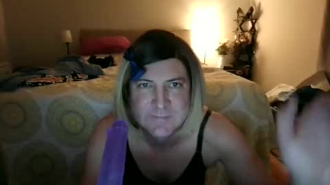 katieutopia online show from November 15, 4:36 am