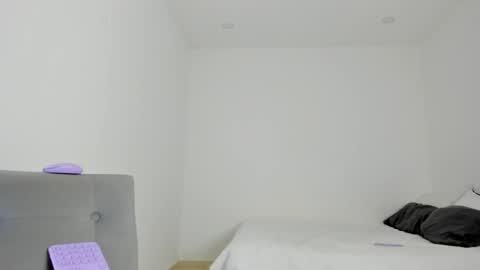 Follow me on instagram and twitter as correaktnees online show from February 26, 8:28 am