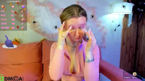 Katrina Bail online show from October 21, 1:33 am