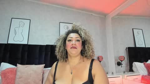 Snapshot of katti_barrera chatting on February 7, 10:40 am katti_barrera online show from February 7, 10:40 am