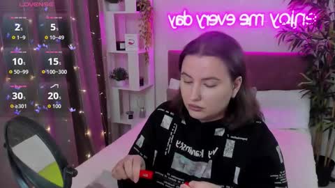 Kate online show from October 22, 7:00 am