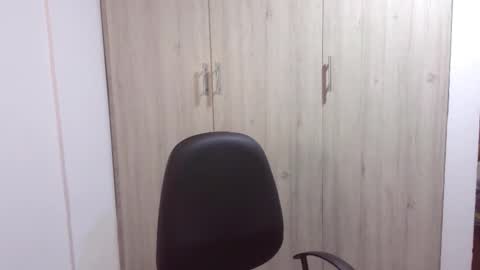 Snapshot of kawit1 chatting on February 9, 8:32 am  Khawit  online show from February 9, 8:32 am
