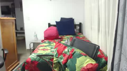  Khawit  online show from March 6, 10:53 pm