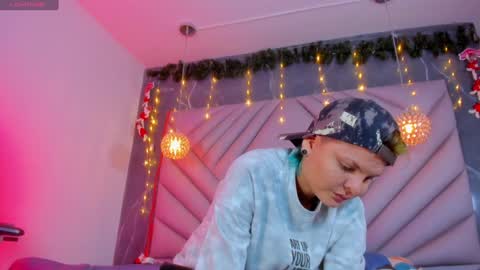 Kay online show from December 16, 6:16 pm