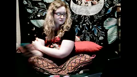 Snapshot of kaybug98 chatting on February 27, 1:30 am kaybug98 online show from February 27, 1:30 am