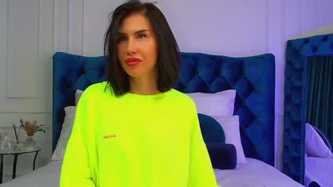 Kayla online show from May 5, 6:52 am