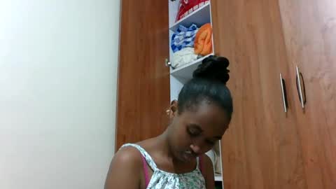 kaylar online show from June 24, 6:04 pm