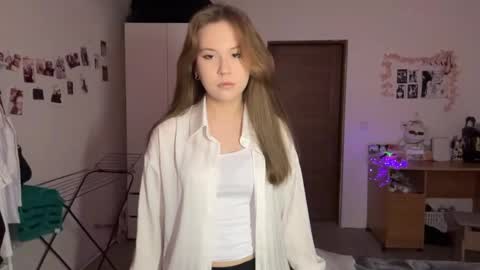 Nyelle online show from April 26, 2:04 pm