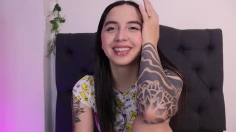 kaylee_lee online show from April 13, 4:06 am