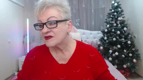 kaylesmoll online show from January 13, 7:54 pm