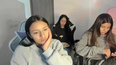 Snapshot of kaylie_xxx chatting on October 22, 8:54 pm kaylie online show from October 22, 8:54 pm
