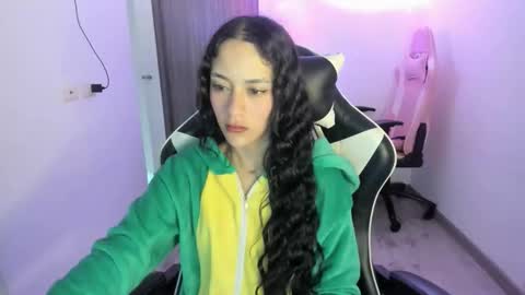 kaylie online show from February 2, 11:28 am