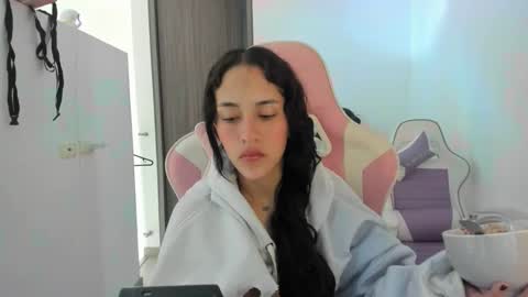 kaylie online show from November 10, 12:30 pm