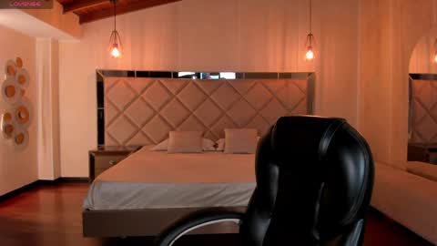 Kay online show from April 2, 3:36 am