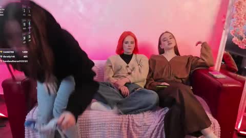Snapshot of kebesheska chatting on March 3, 2:17 pm Seb Polly Roxy Jonny online show from March 3, 2:17 pm