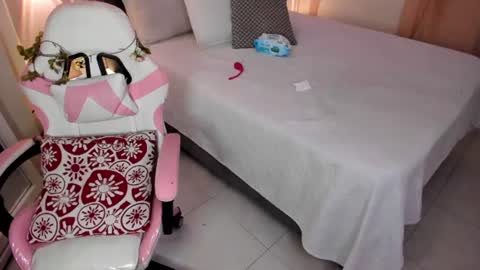 Keira Angel online show from July 29, 6:57 am