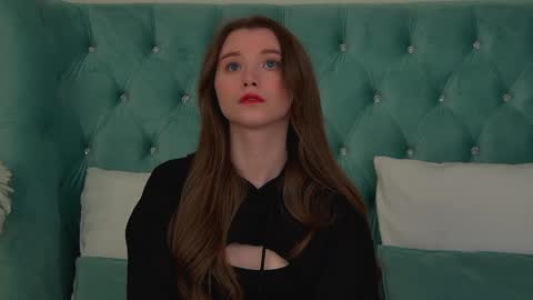 Keira online show from March 2, 6:03 pm