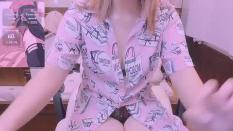 Kelly online show from May 6, 3:23 am