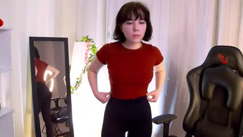 Snapshot of kelly_fooxx chatting on October 18, 9:24 am Kelly online show from October 18, 9:24 am