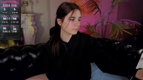 Snapshot of kelly_woods chatting on February 20, 5:41 pm Kelly online show from February 20, 5:41 pm