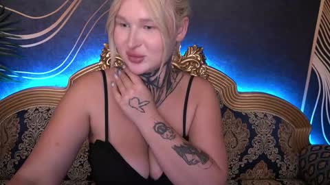 Snapshot of kellybabbe chatting on September 18, 4:44 pm Kelly online show from September 18, 4:44 pm