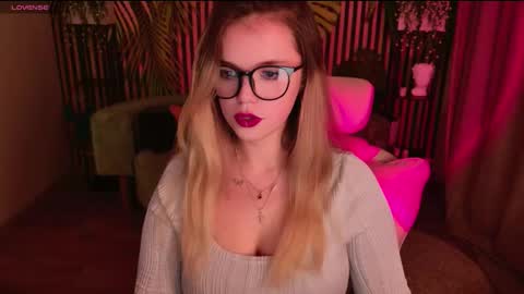 Kelly online show from December 17, 5:08 pm