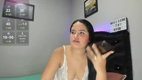 kellyMillian  online show from September 27, 7:33 pm