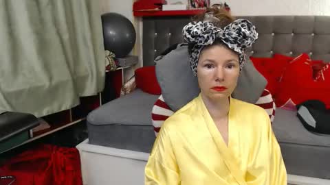 kelly online show from April 2, 1:35 am