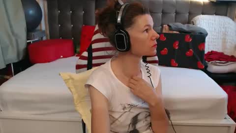 kelly online show from May 22, 8:21 am