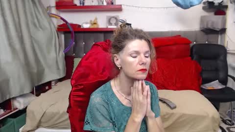 kelly online show from October 7, 6:04 pm