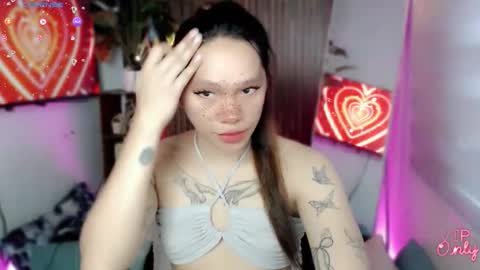 Kelly Smith online show from February 2, 3:26 am