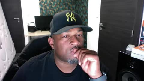 ken3897 online show from May 28, 9:35 pm