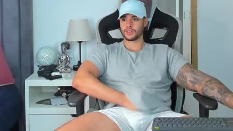 ken_mailik online show from November 12, 6:38 am