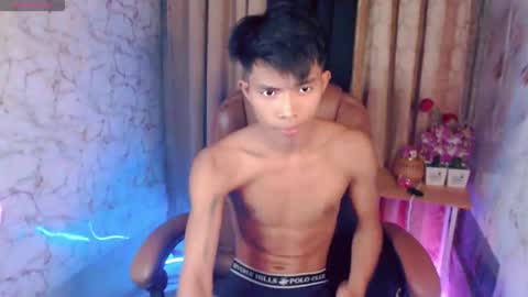 ken_minjun online show from April 6, 12:06 pm