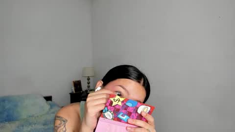 Snapshot of kendalgrey01 chatting on October 17, 4:11 pm Kendal online show from October 17, 4:11 pm