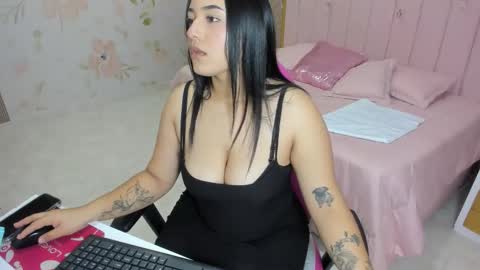 Kendall no Jenner  online show from November 20, 11:42 am