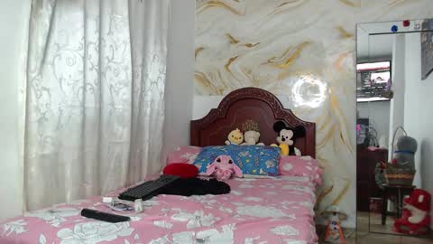 kendall  online show from November 13, 7:11 am