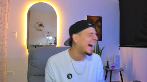 kendel_dimitri online show from February 17, 5:28 am