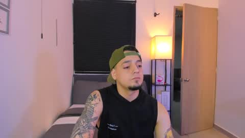 kendel_dimitri online show from April 11, 8:18 am