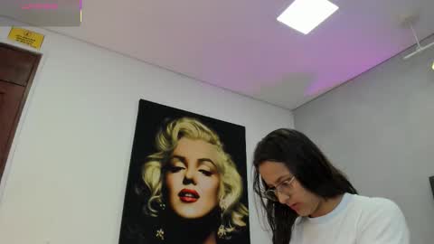 Kendra London online show from January 14, 11:29 am