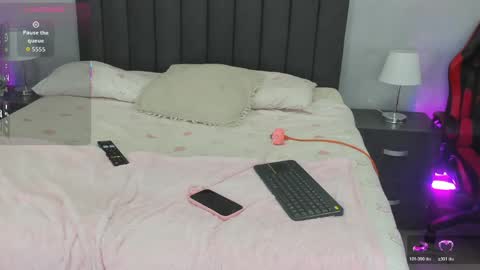 Kendra London online show from April 14, 11:13 am