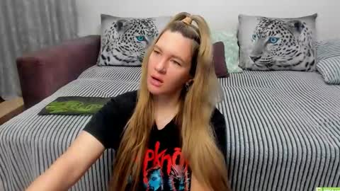 Kendra online show from October 22, 1:42 am