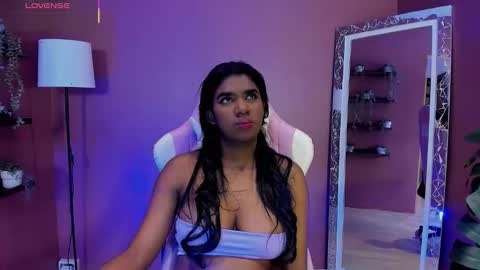 kendrachavez_ online show from November 3, 10:44 pm