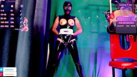 Snapshot of kenllyhot_and_valeriahell chatting on January 24, 1:25 pm Valeria slave online show from January 24, 1:25 pm